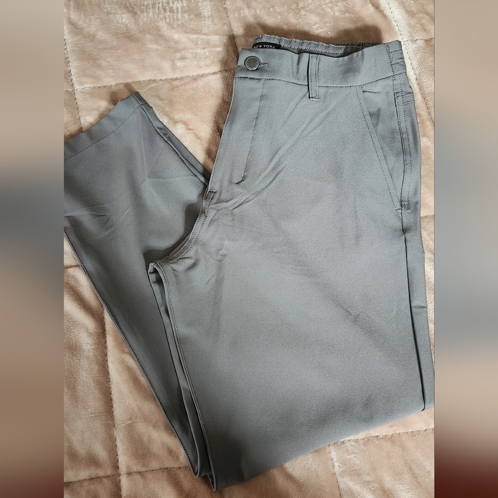 NWOT- Andrew Marc Gray Pants Size 32x30